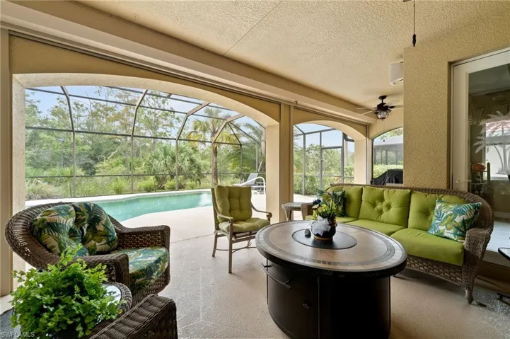 Screened in Lanai