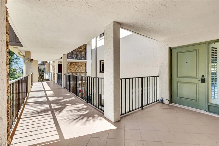 5954  Pelican Bay  BLVD, Naples, FL 34108