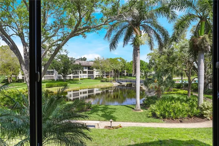 5954  Pelican Bay  BLVD, Naples, FL 34108