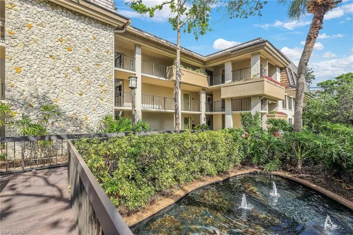 5954  Pelican Bay  BLVD, Naples, FL 34108