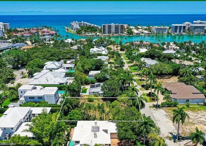 400 Wedge Dr, Naples, Florida 34103