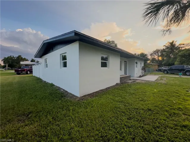 2416  Moreno  AVE, Fort Myers, FL 33901