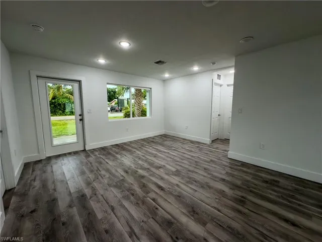 2416  Moreno  AVE, Fort Myers, FL 33901