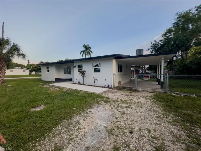 2416  Moreno  AVE, Fort Myers, FL 33901