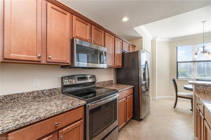 Beautiful cabinets and Granite Countertops