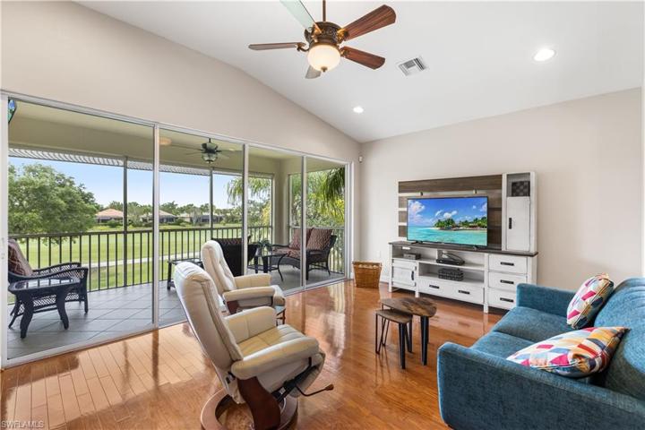 Beautful hardwood floors