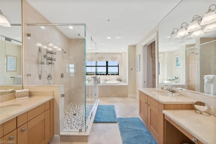 10620 Gulf Shore Dr 602, Naples, Florida 34108
