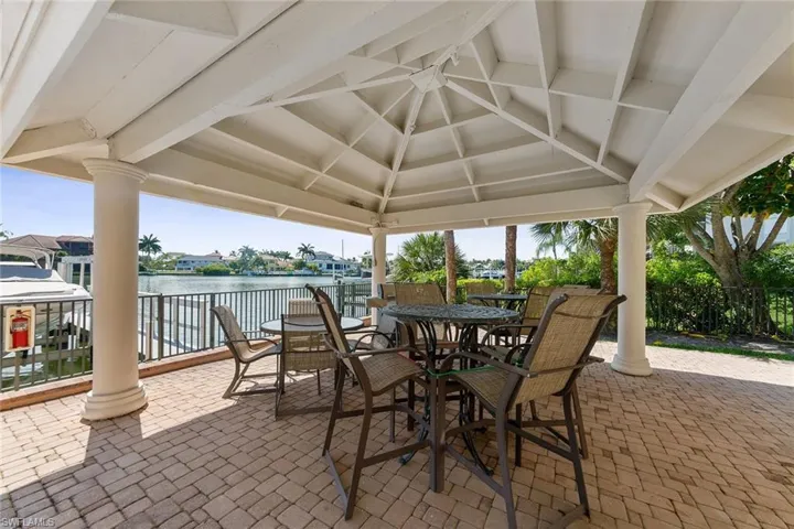 10620 Gulf Shore Dr 602, Naples, Florida 34108