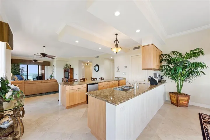10620 Gulf Shore Dr 602, Naples, Florida 34108