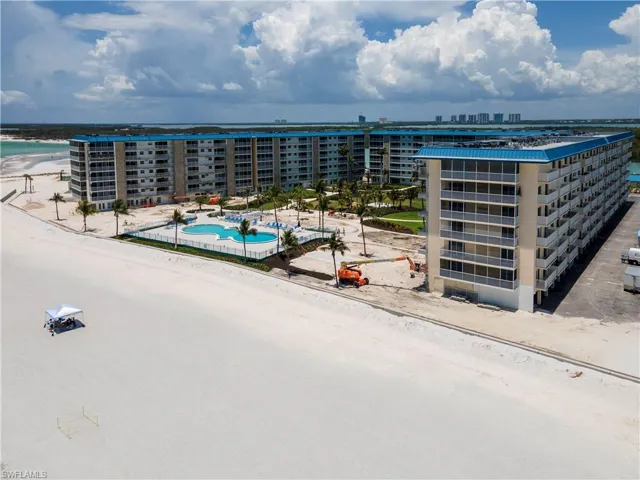 Beach has been renourished providing a wider beach. New roof on 2021!