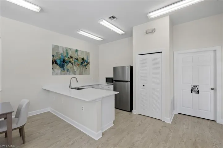 Merano Kitchen at Pool