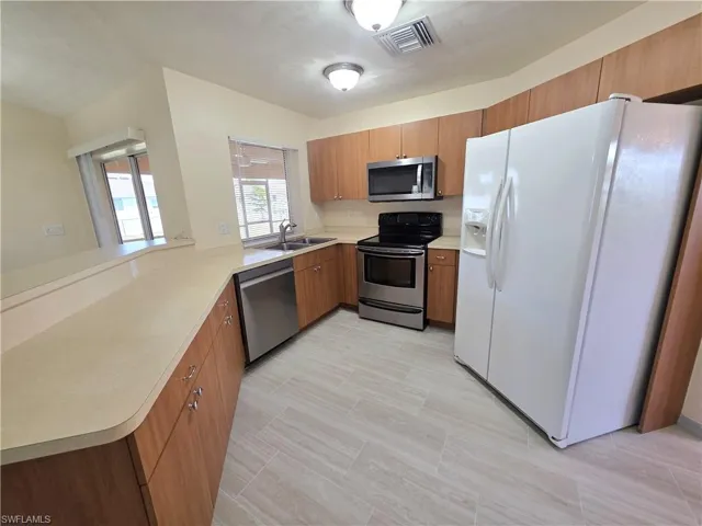 4614 Sw 9th Pl, Cape Coral, Florida 33914