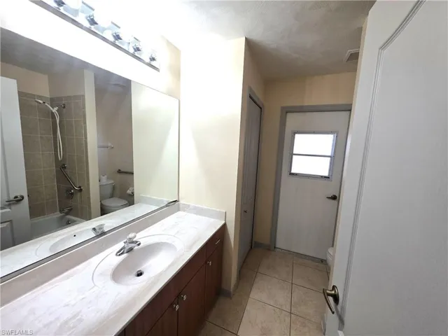 4614 Sw 9th Pl, Cape Coral, Florida 33914
