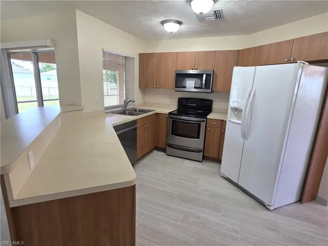 4614 Sw 9th Pl, Cape Coral, Florida 33914
