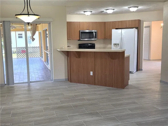 4614 Sw 9th Pl, Cape Coral, Florida 33914