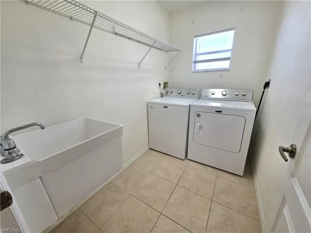 4614 Sw 9th Pl, Cape Coral, Florida 33914