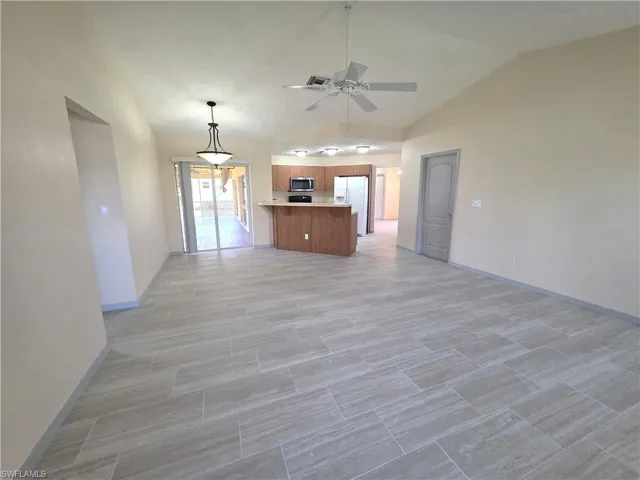 4614 Sw 9th Pl, Cape Coral, Florida 33914
