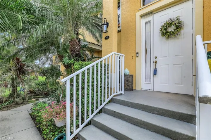 8395  Big Acorn  CIR, Naples, FL 34119