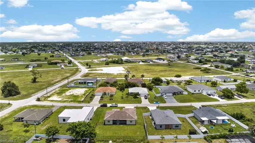 2714 Nw 1st Pl, Cape Coral, Florida 33993