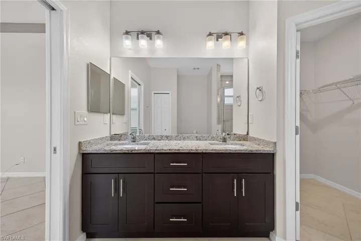 2714 Nw 1st Pl, Cape Coral, Florida 33993