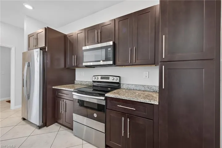 2714 Nw 1st Pl, Cape Coral, Florida 33993