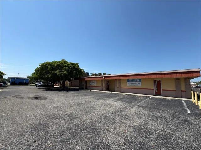3900 Broadway, Fort Myers, Florida 33901