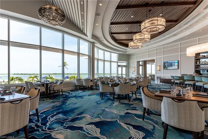 Casual Dining in the Sunset Lounge