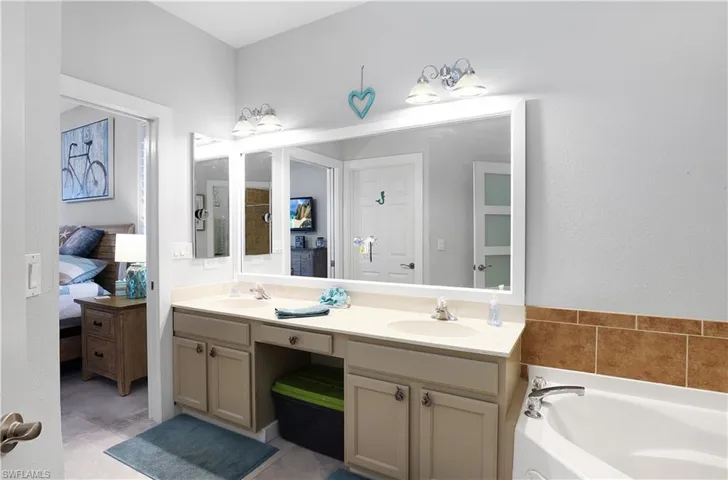 8644  Southwind Bay  CIR, Fort Myers, FL 33908