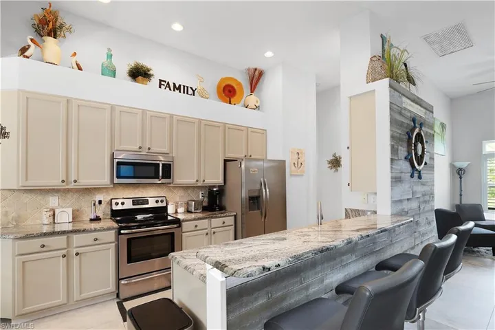 8644  Southwind Bay  CIR, Fort Myers, FL 33908