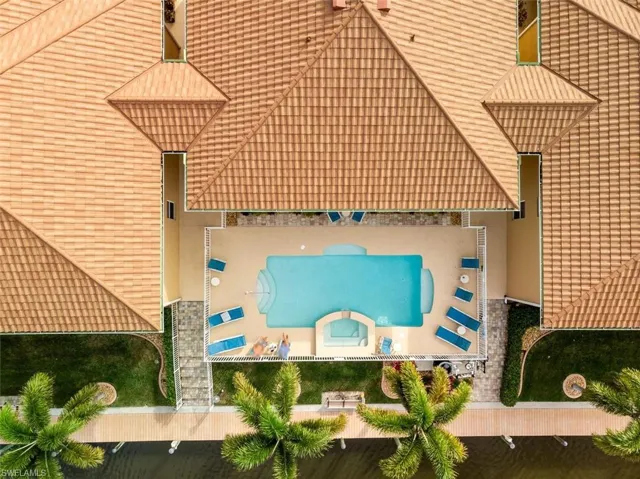 Bird's eye view of a pool area