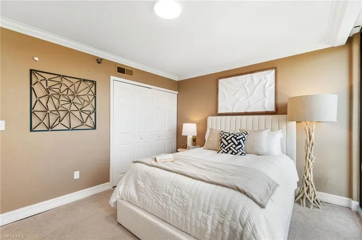 6000  Pelican Bay  BLVD, Naples, FL 34108
