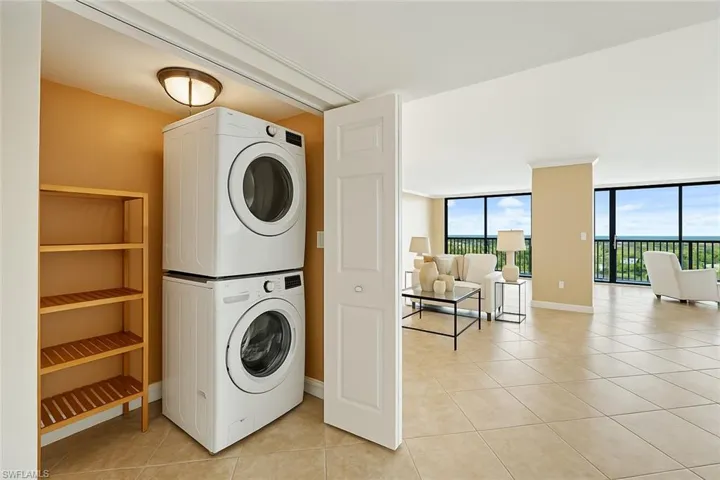 6000  Pelican Bay  BLVD, Naples, FL 34108