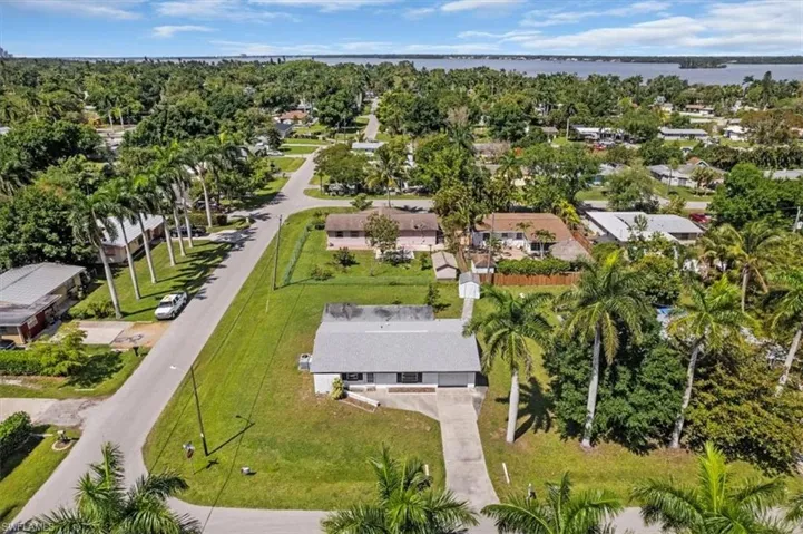 332 Rockledge Rd, Fort Myers Fl 33905