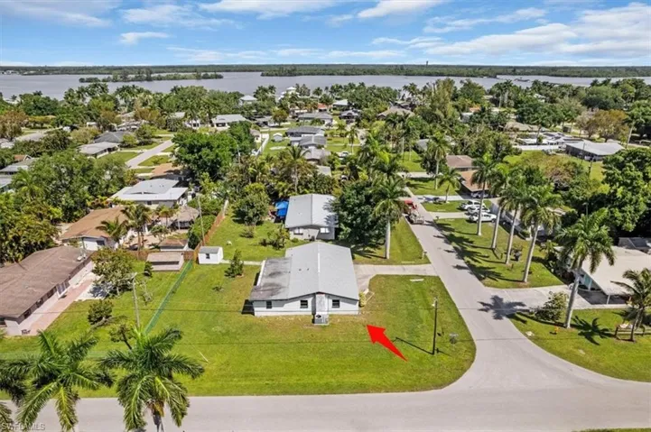 332 Rockledge Rd, Fort Myers Fl 33905