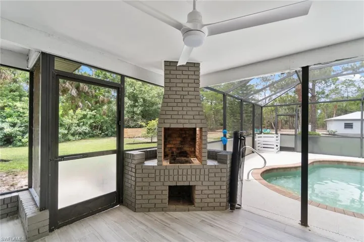 Outdoor fireplace