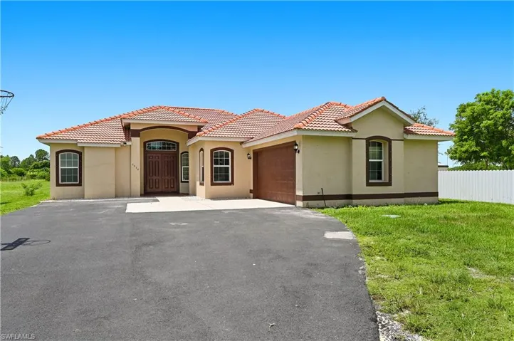 2930 35th Ave Ne, Naples, Florida 34120