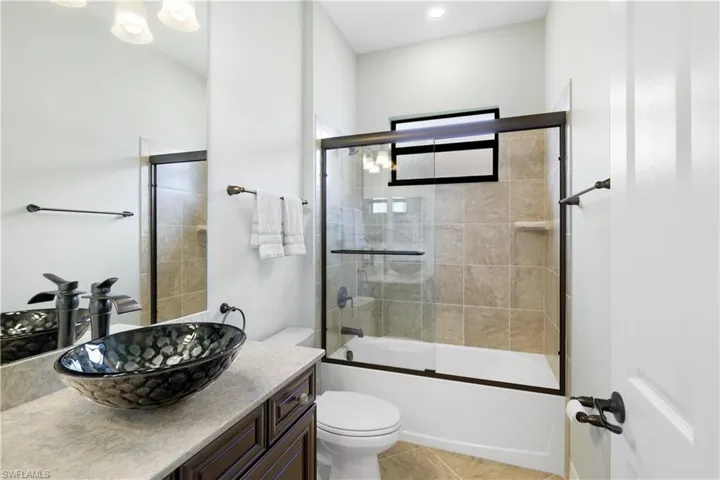 28657 Newtown Ct, Bonita Springs, Florida 34135