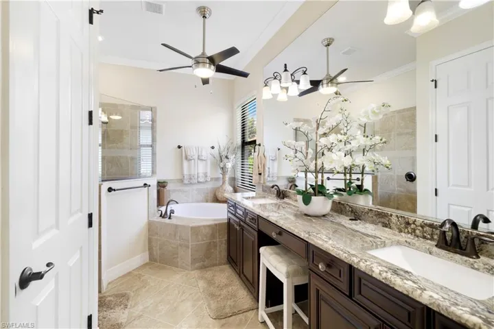 28657 Newtown Ct, Bonita Springs, Florida 34135