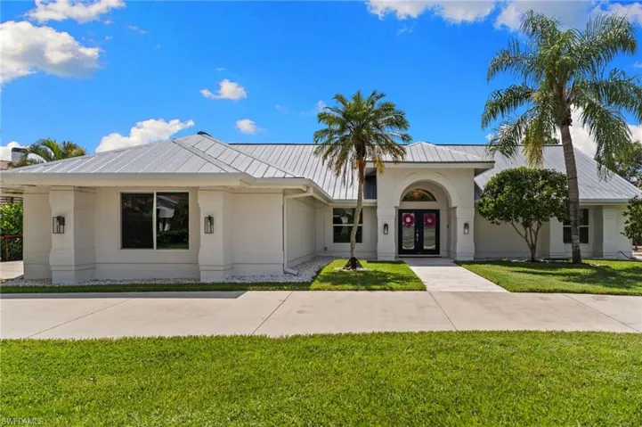 245 Monterey Dr, Naples, Florida 34119