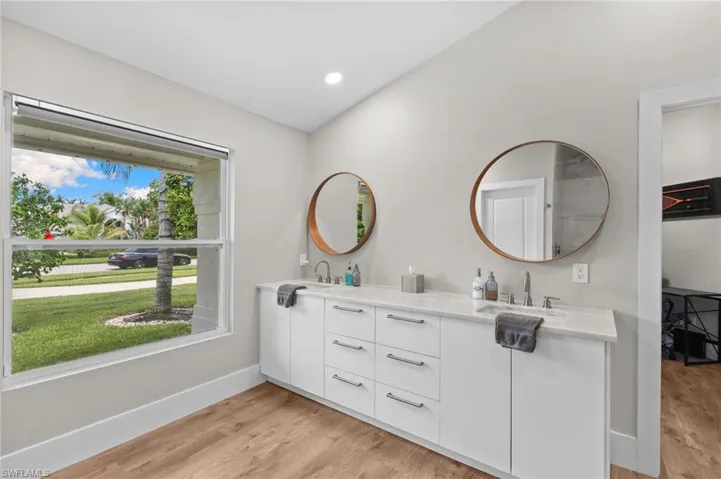 245 Monterey Dr, Naples, Florida 34119
