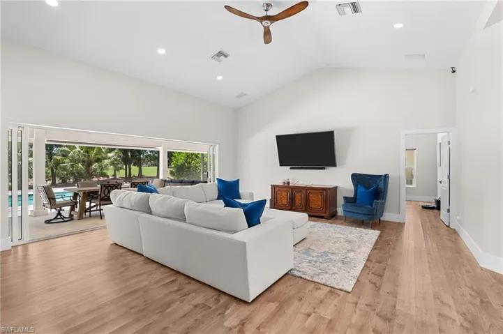 245 Monterey Dr, Naples, Florida 34119