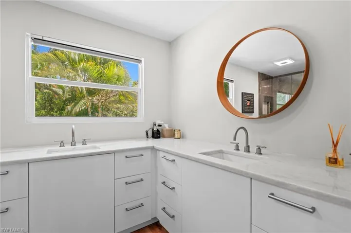 245 Monterey Dr, Naples, Florida 34119