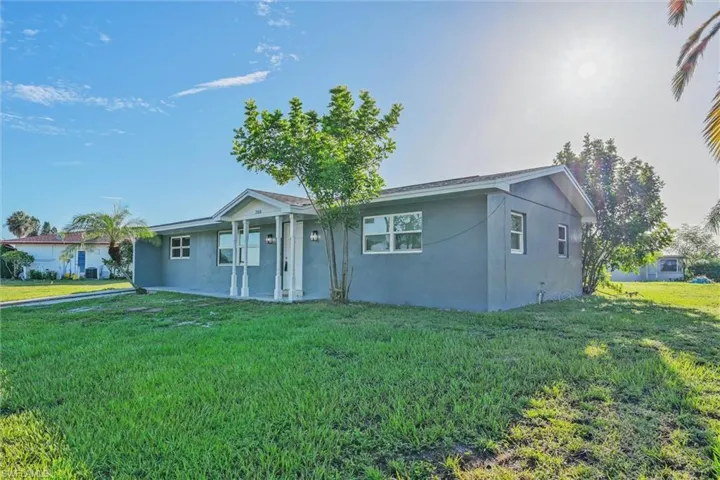 208 Norwich Ave, Lehigh Acres, Florida 33936