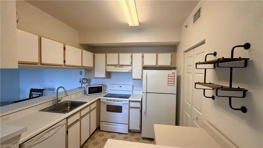 6490 Aragon Way 205, Fort Myers, Florida 33966