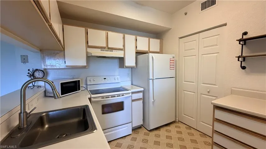 6490 Aragon Way 205, Fort Myers, Florida 33966