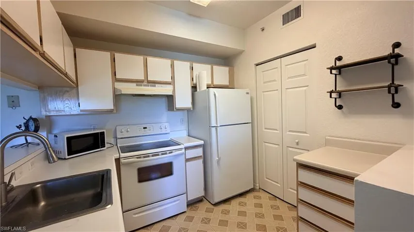 6490 Aragon Way 205, Fort Myers, Florida 33966