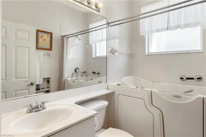 20730  Athenian  LN, North Fort Myers, FL 33917