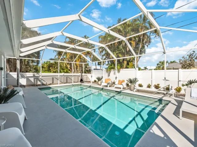 601 97th Ave N, Naples, Florida 34108