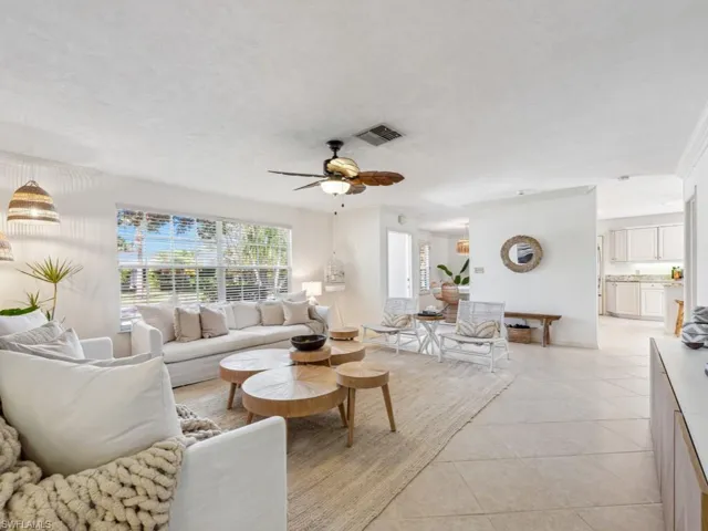 601 97th Ave N, Naples, Florida 34108