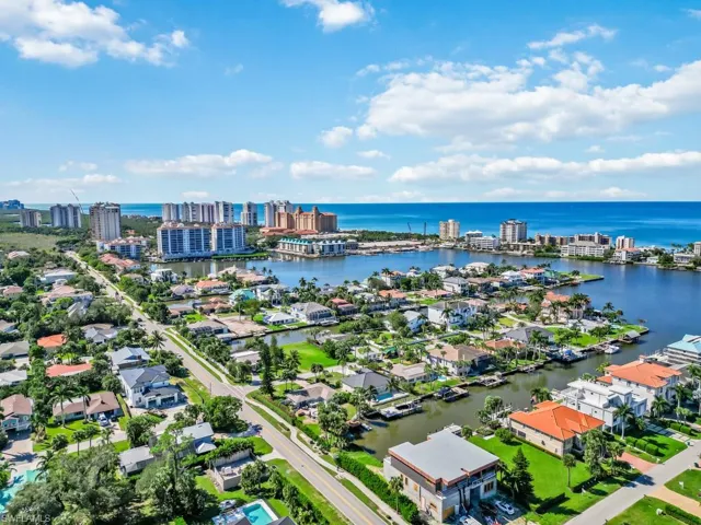 601 97th Ave N, Naples, Florida 34108